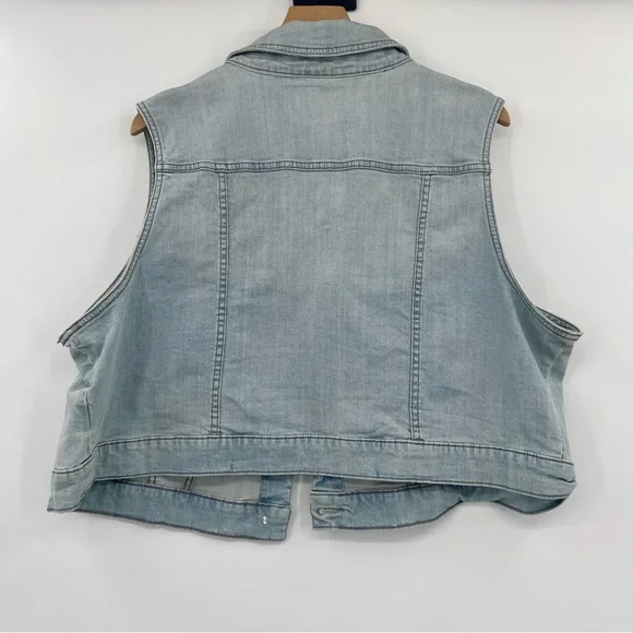 Torrid Light Wash Distressed Denim Vest 3 - Picture 9 of 9
